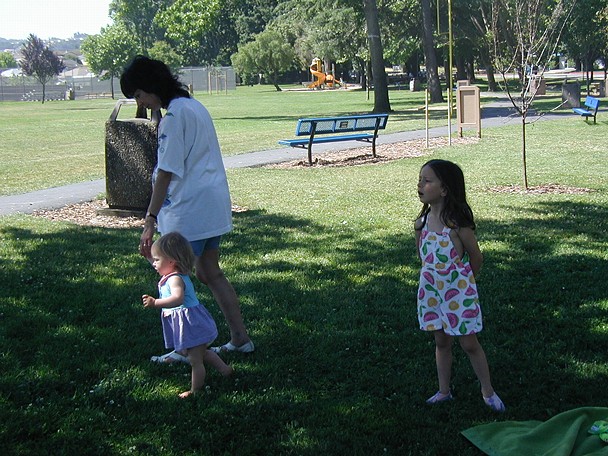 02 Walkin Eleni